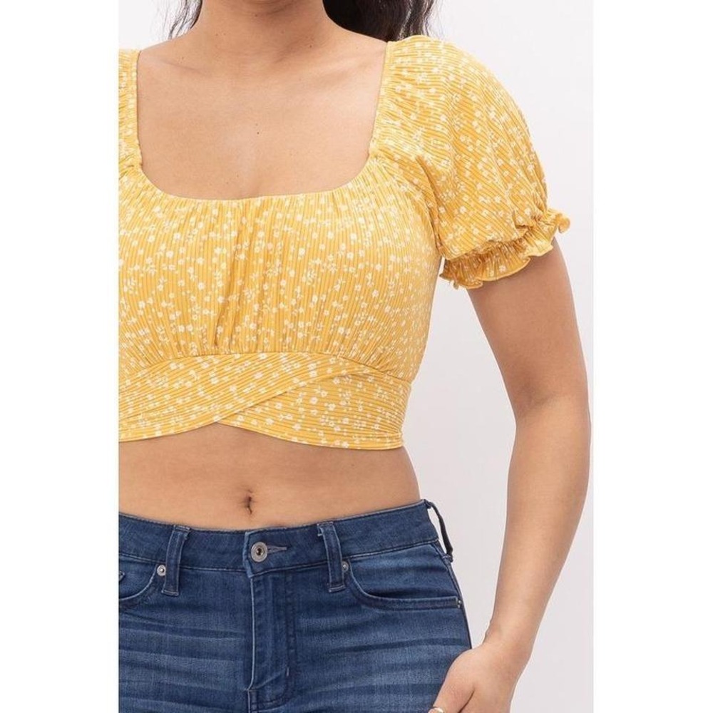 Love by J Yellow Floral Crop Top Size Large Tie Back Puff Sleeve Blouse NWT Boho